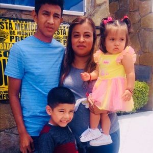 Meet your Posher, Claudia